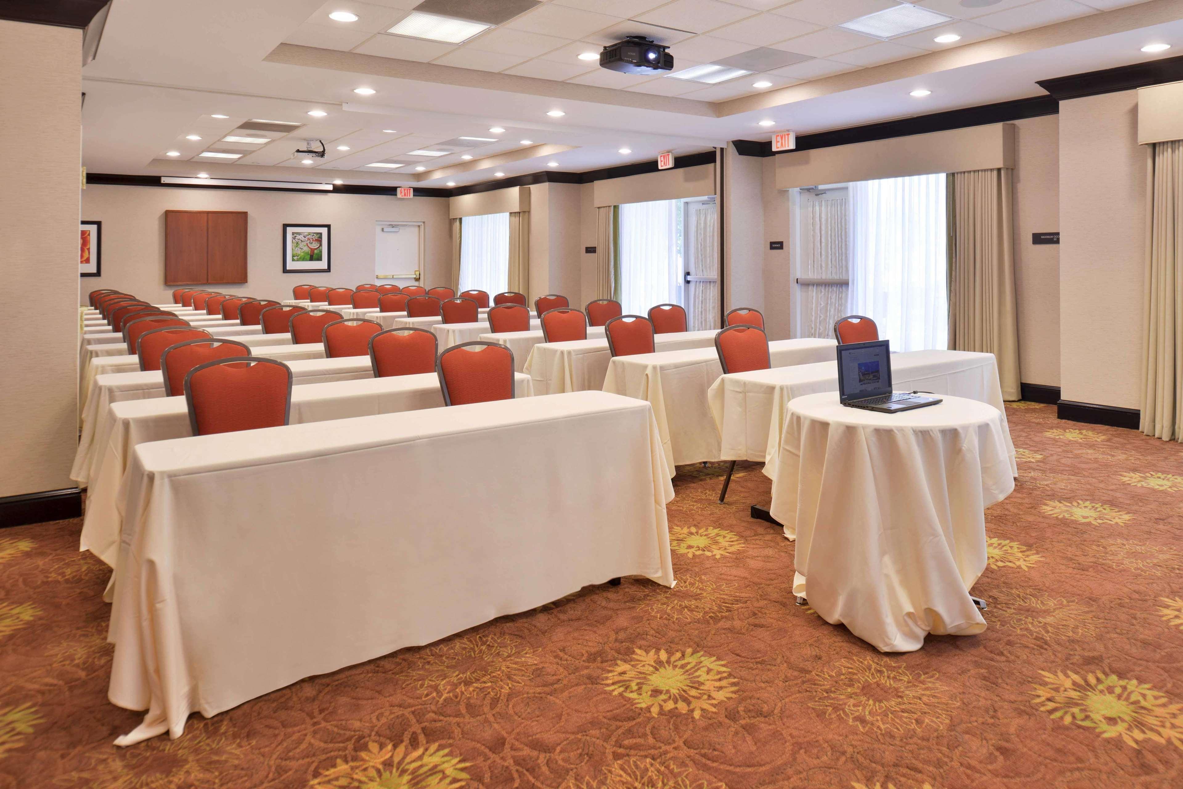 Hilton Garden Inn Indianapolis/Кармел Экстерьер фото