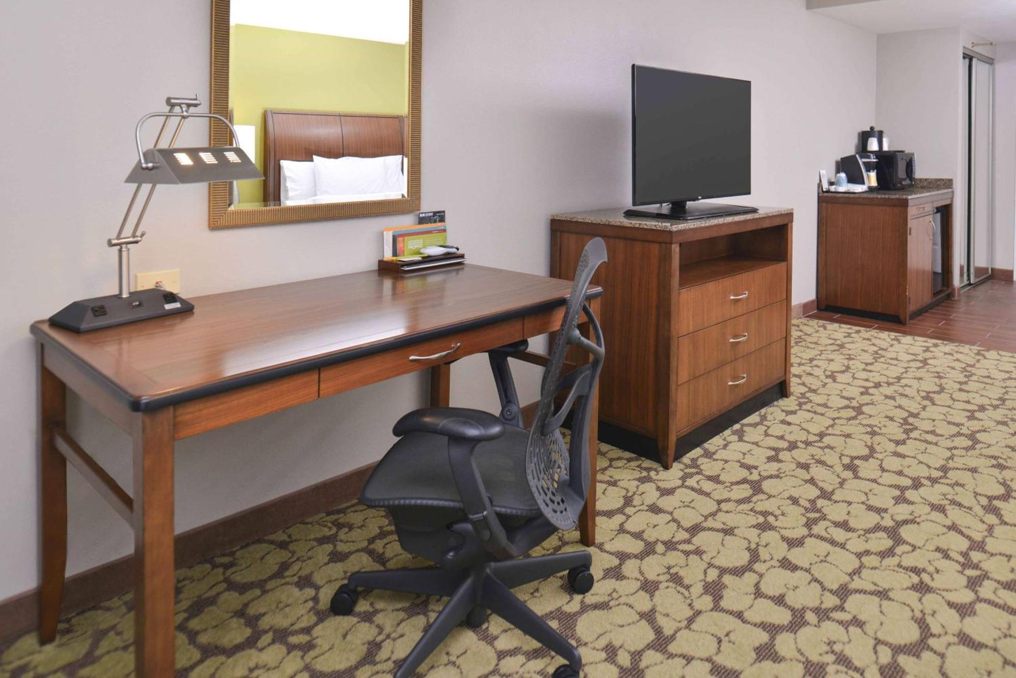 Hilton Garden Inn Indianapolis/Кармел Экстерьер фото